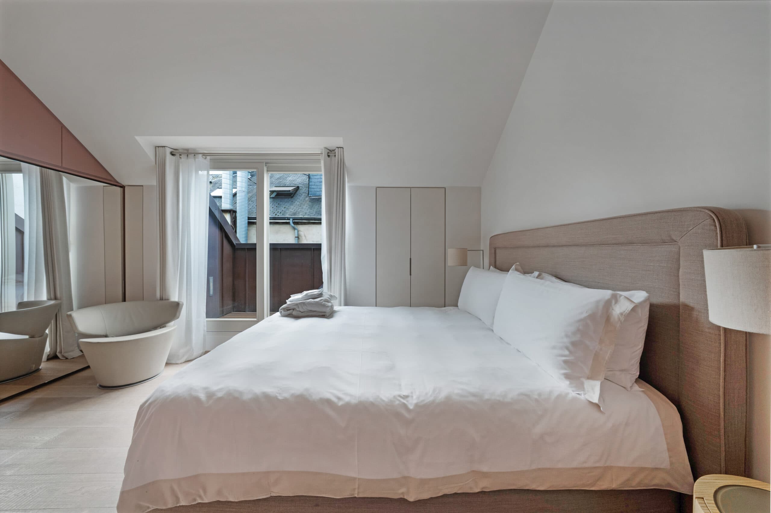 First bedroom.