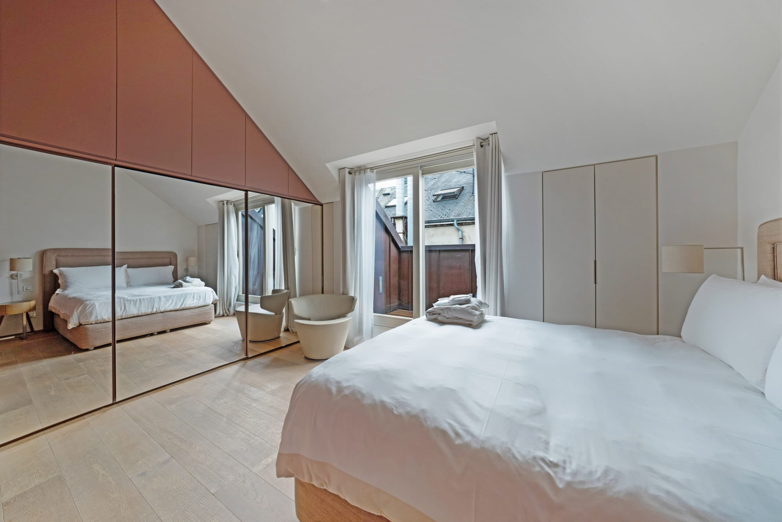 Second bedroom.